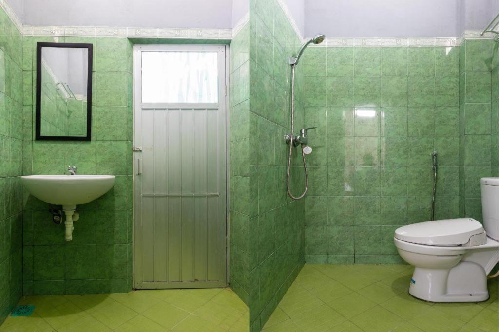SPOT ON 2063 Bethania Residence Kupang (East Nusa Tenggara) Exterior foto
