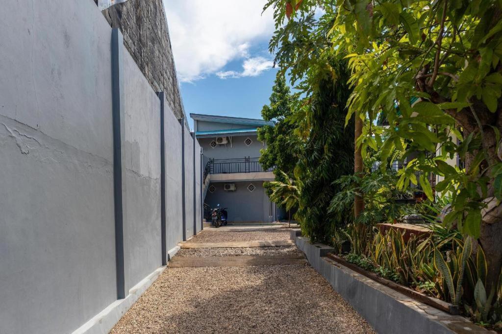 SPOT ON 2063 Bethania Residence Kupang (East Nusa Tenggara) Exterior foto