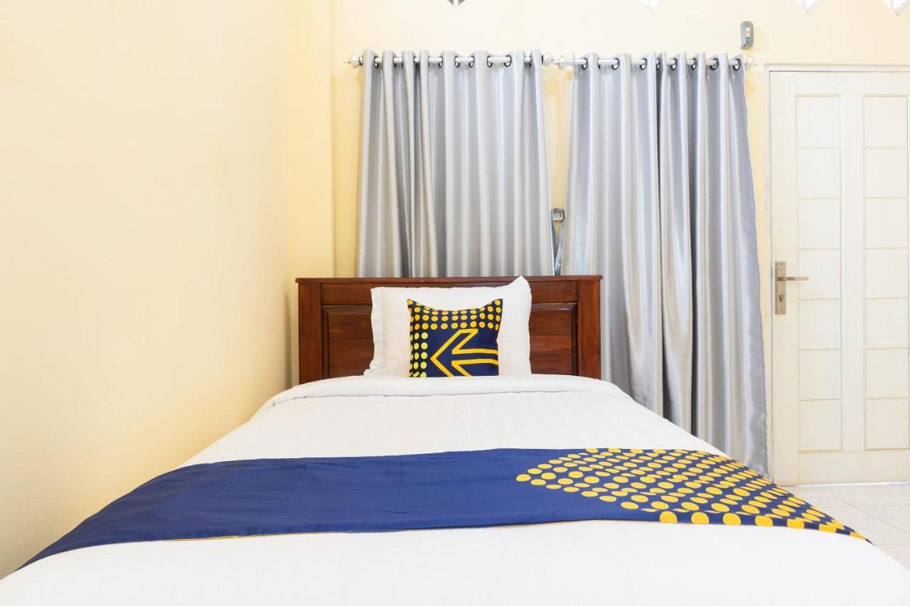 SPOT ON 2063 Bethania Residence Kupang (East Nusa Tenggara) Exterior foto
